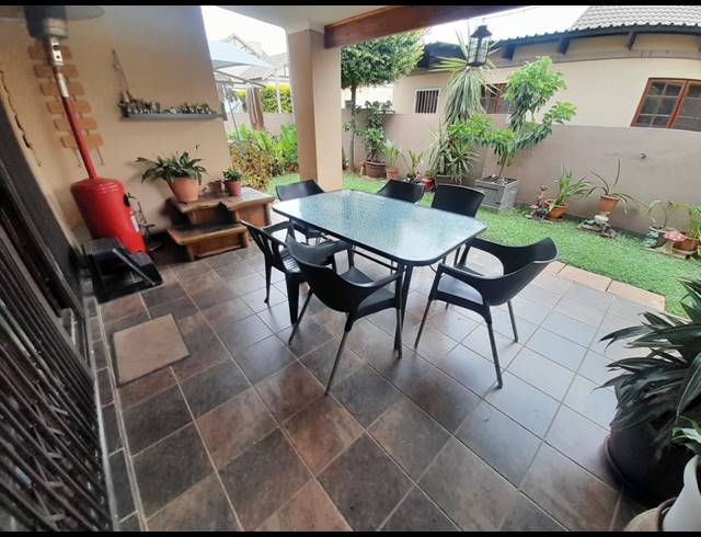 3 BEDROOM TOWNHOUSE FOR SALE IN WATERVAL EAST